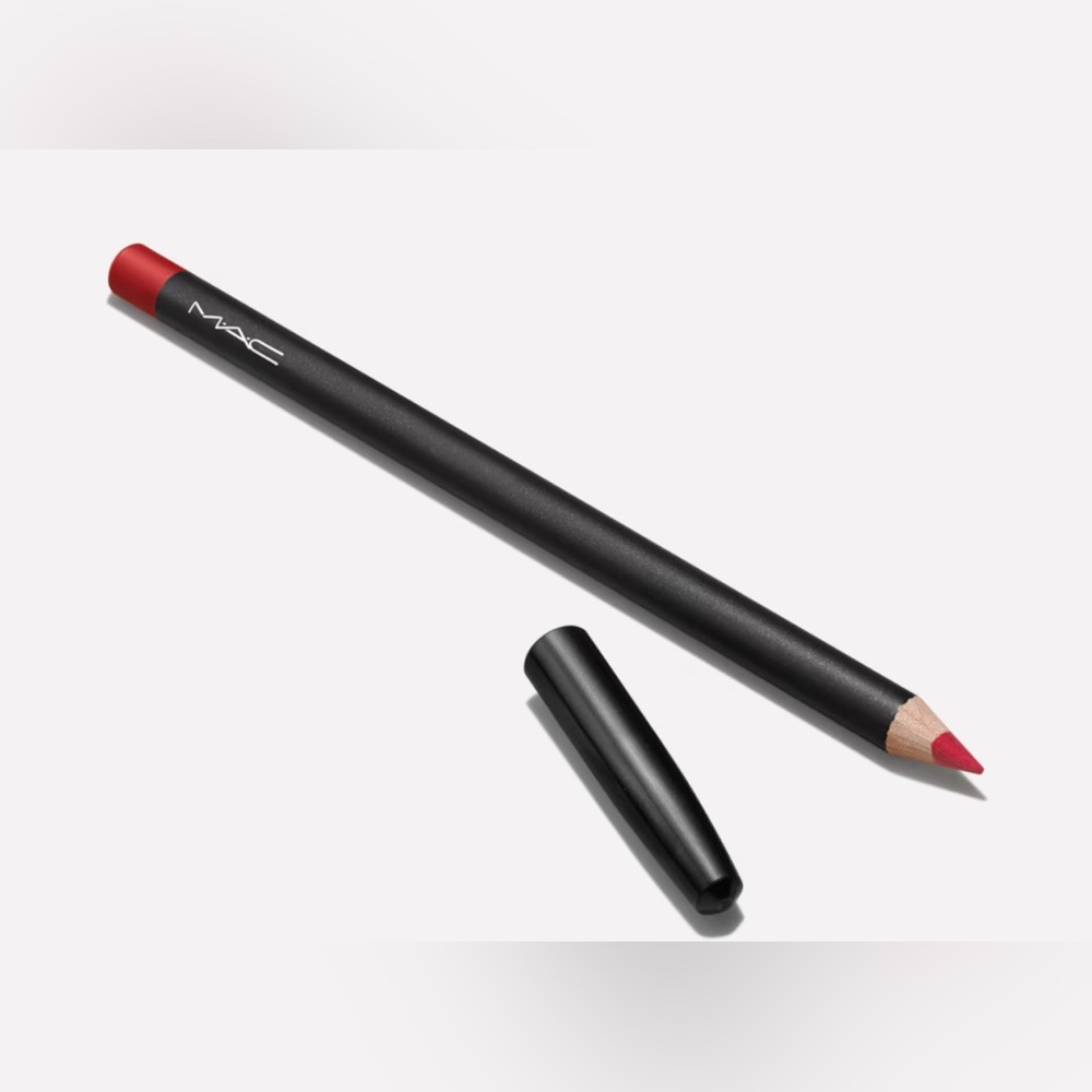 MAC Red Lip Pencil in Color Centre of Attention